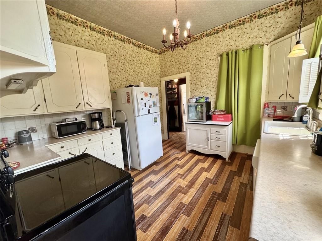 200 S Moulton Street — photo 23