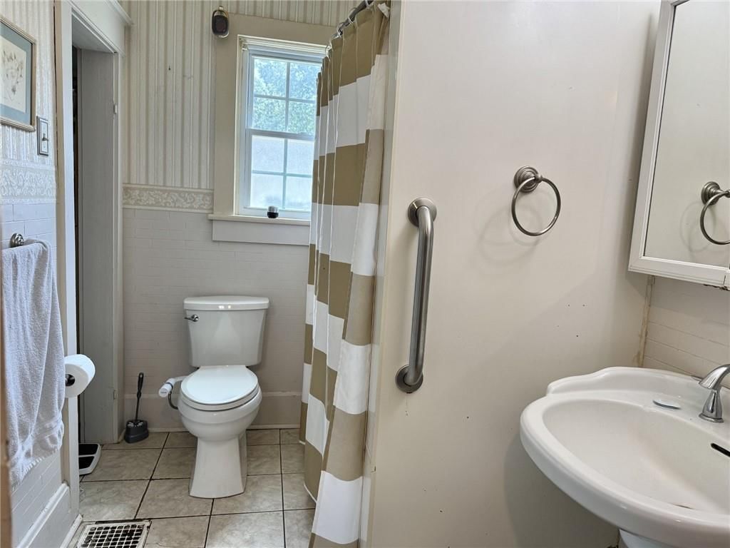 200 S Moulton Street — photo 27