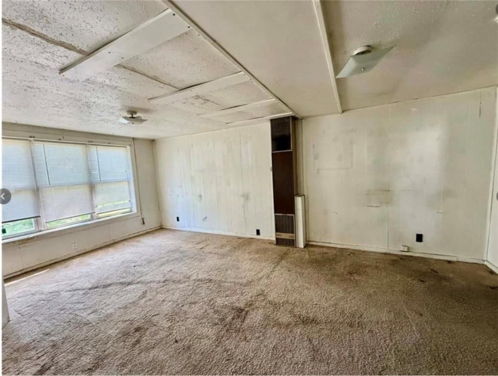 215 W 3rd Street — photo 2
