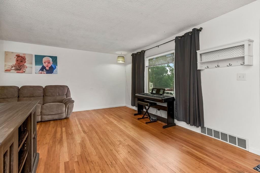 903 NE 67th Place — photo 3