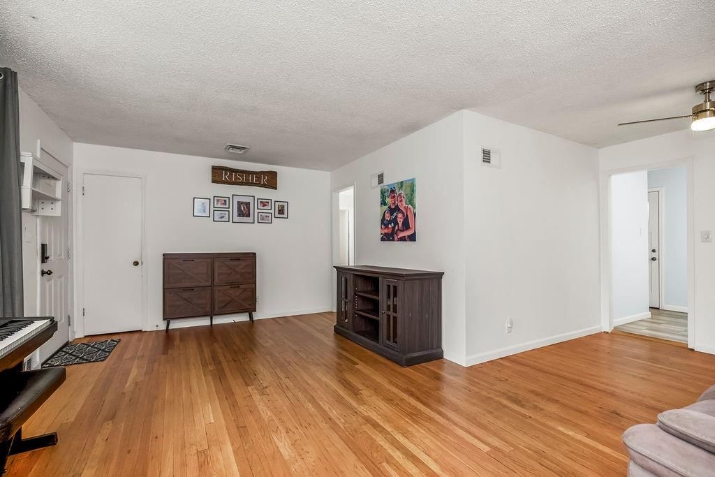 903 NE 67th Place — photo 5