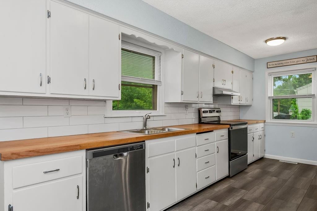 903 NE 67th Place — photo 8