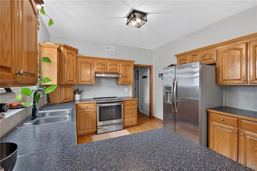 1211 NW Baytree Drive — photo 11