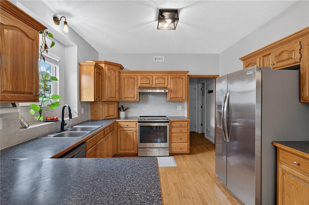 1211 NW Baytree Drive — photo 12