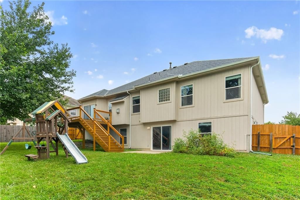 1211 NW Baytree Drive — photo 31