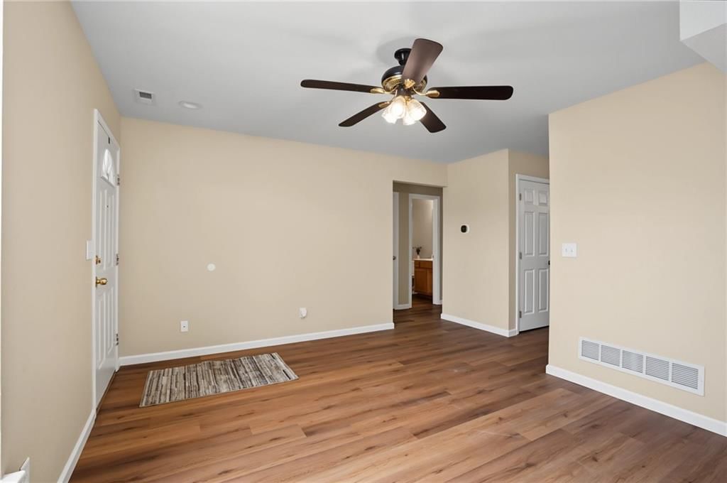 256 N ALDER Street — photo 7