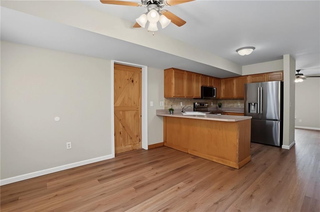 256 N ALDER Street — photo 14