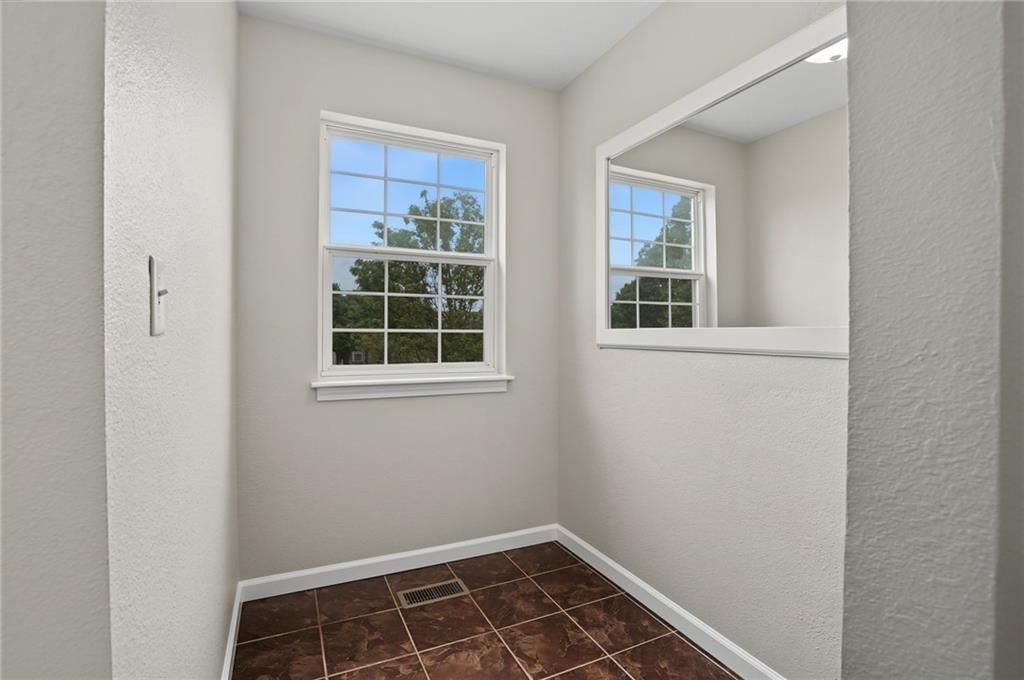 256 N ALDER Street — photo 30