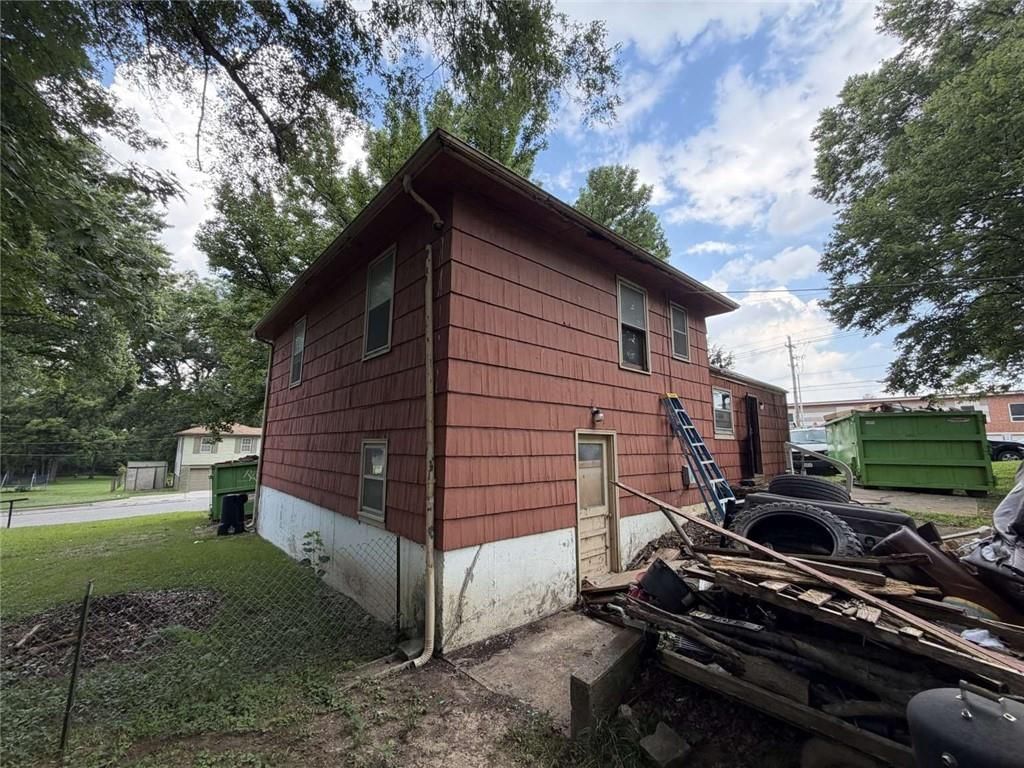 5401 Smalley Avenue — photo 7