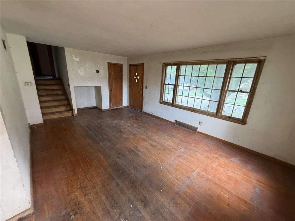5401 Smalley Avenue — photo 10