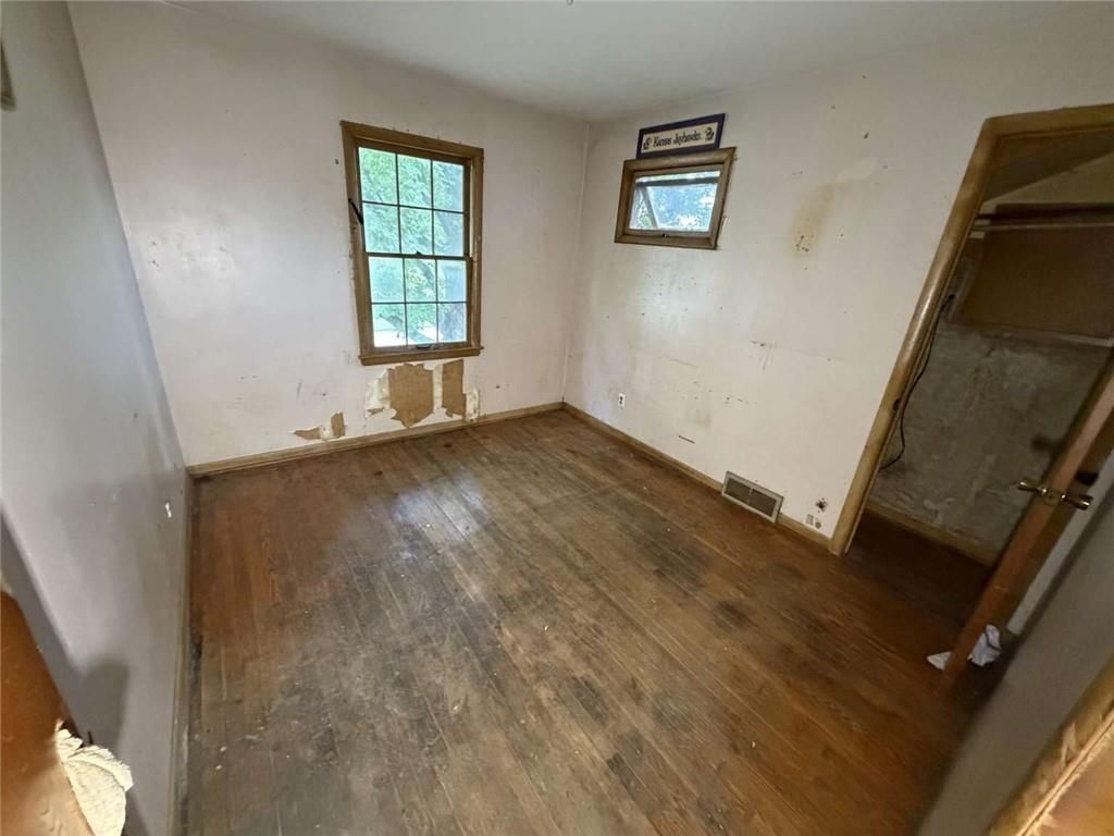 5401 Smalley Avenue — photo 15
