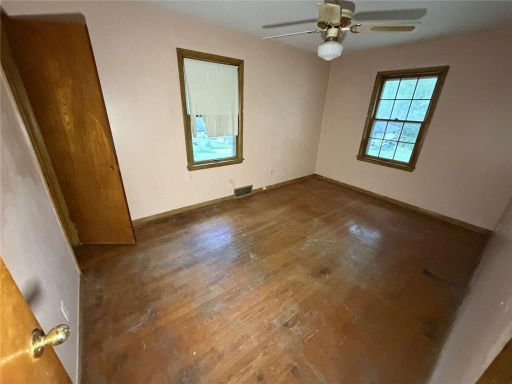 5401 Smalley Avenue — photo 16