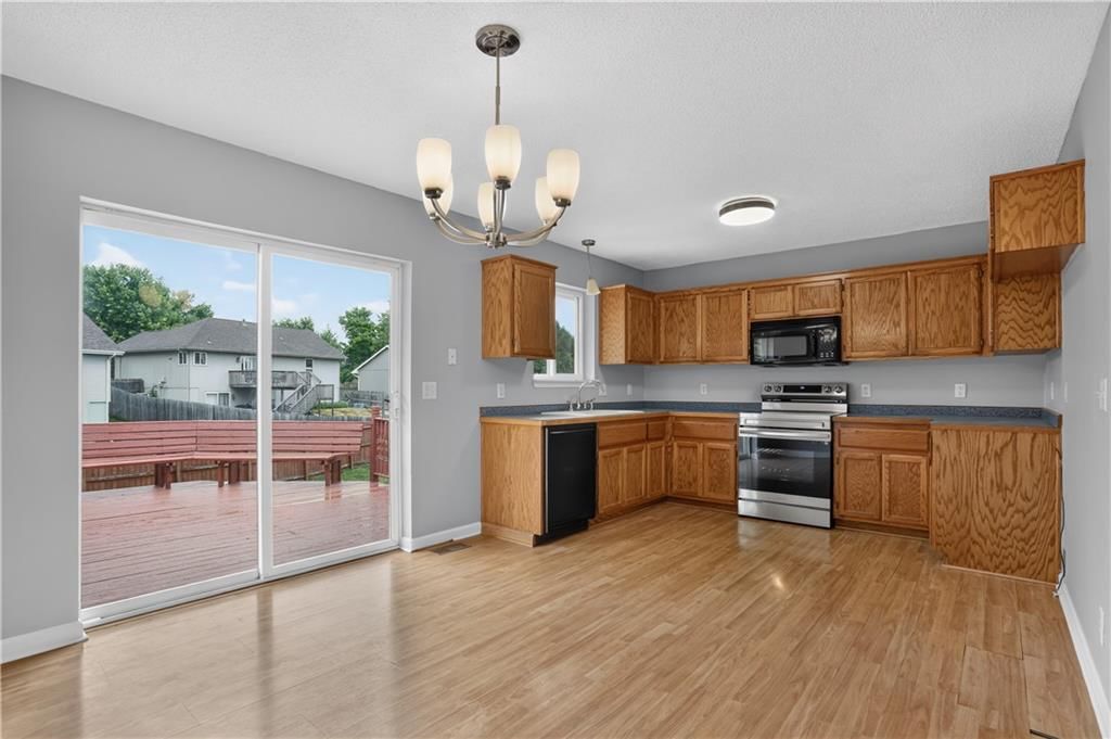 806 Garnet Circle — photo 6