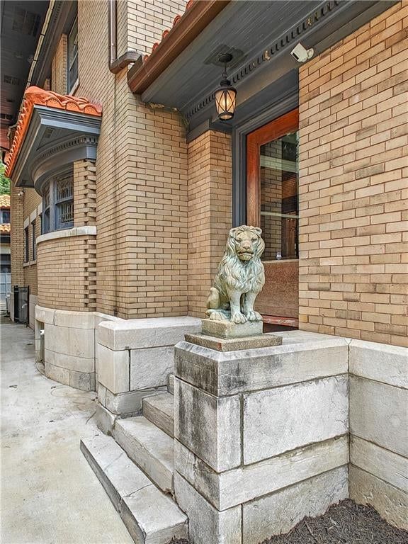 Photo 6 of 81 - 710 E Armour Boulevard, Kansas City, MO 64109