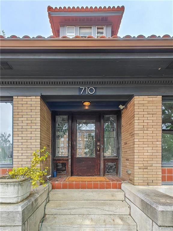 Photo 8 of 81 - 710 E Armour Boulevard, Kansas City, MO 64109