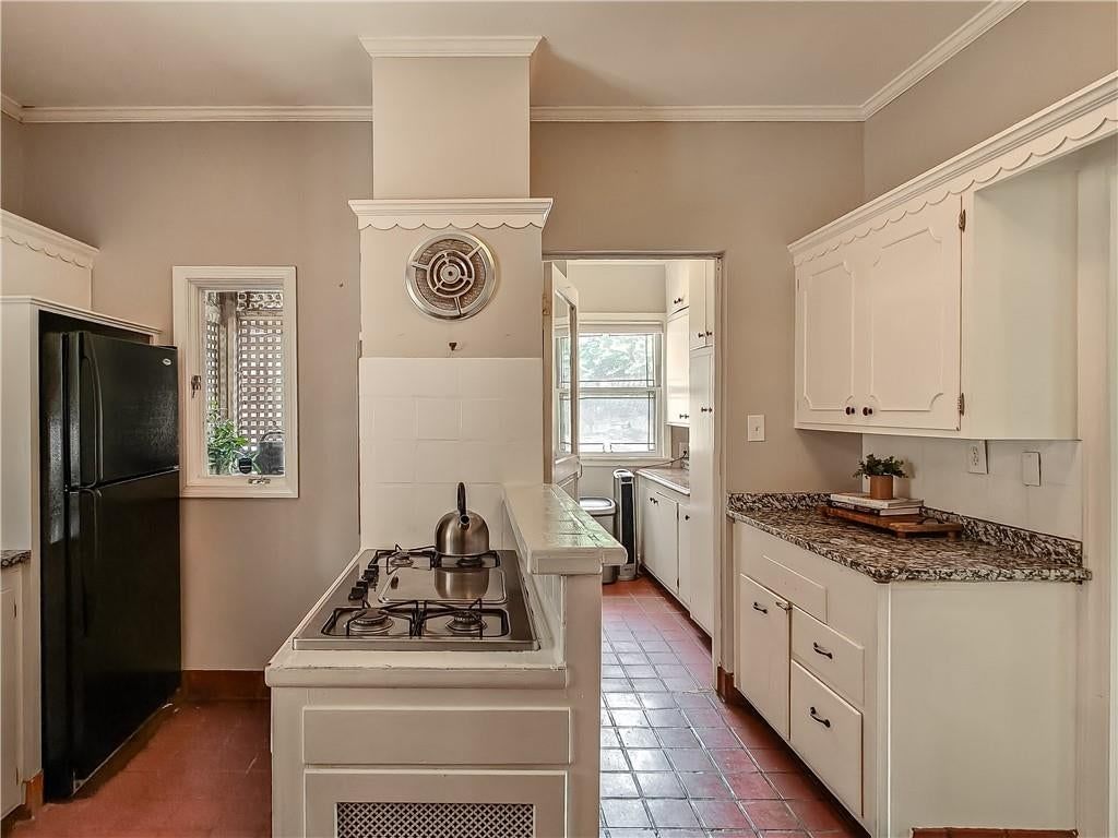 Photo 37 of 81 - 710 E Armour Boulevard, Kansas City, MO 64109
