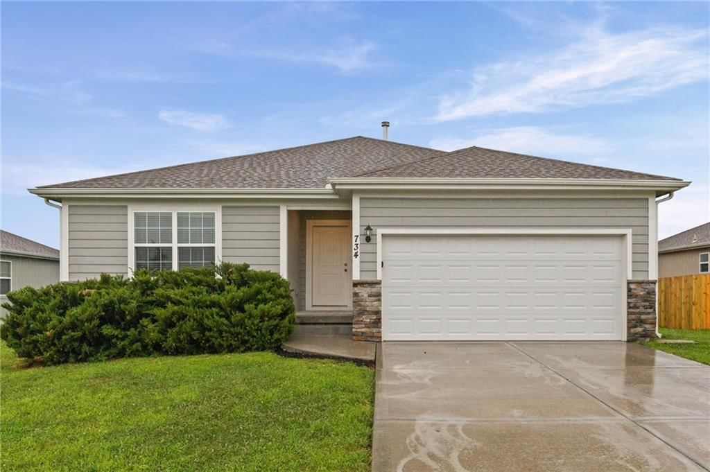 734 S Cypress Street — photo 1
