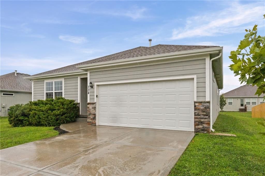 734 S Cypress Street — photo 2