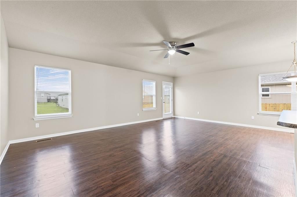 734 S Cypress Street — photo 4