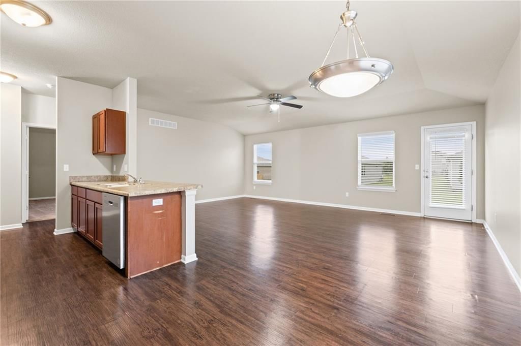734 S Cypress Street — photo 9