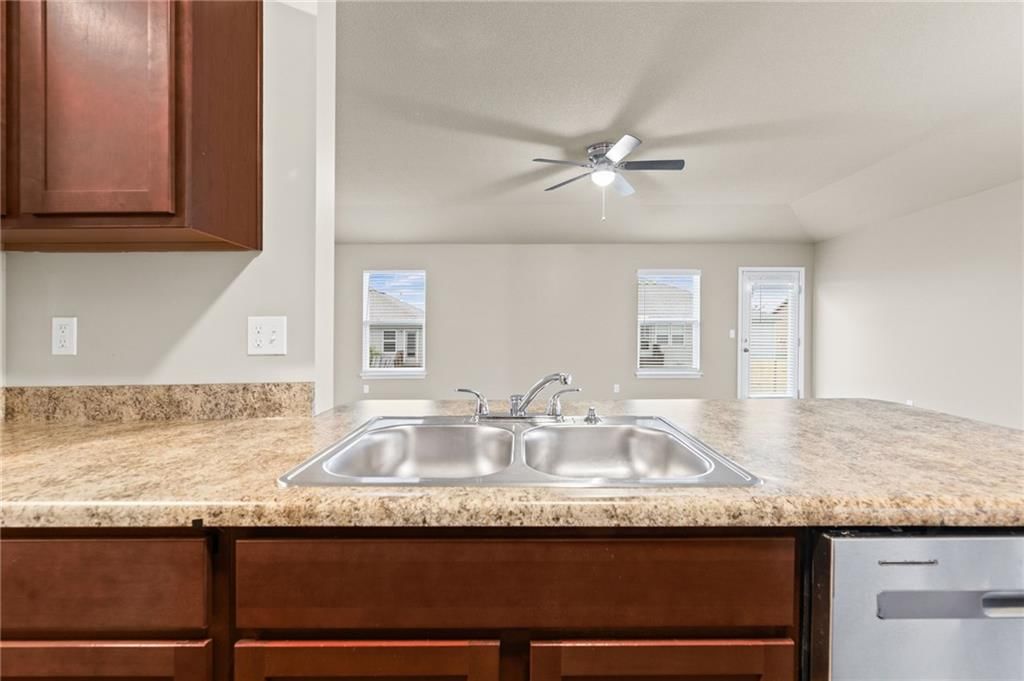 734 S Cypress Street — photo 12