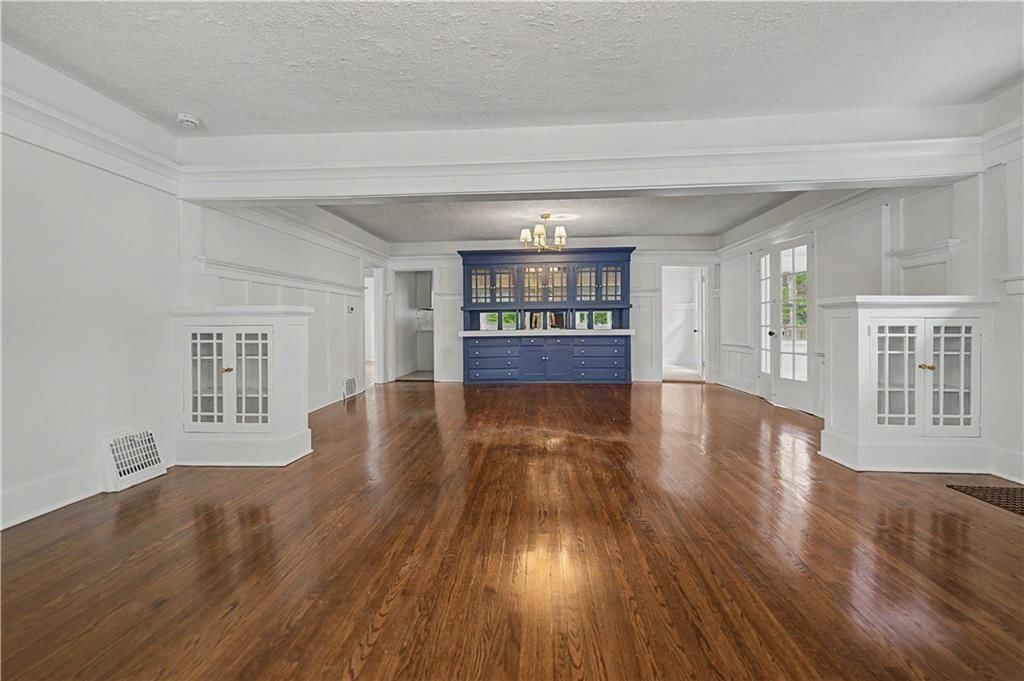 5633 Harrison Street — photo 2