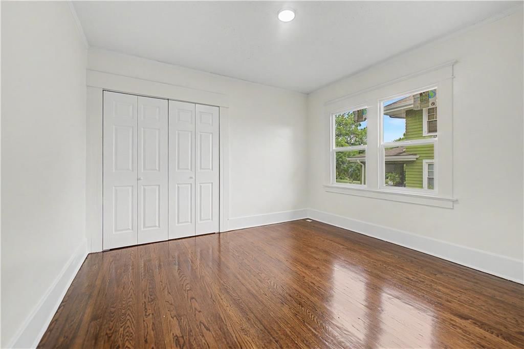 5633 Harrison Street — photo 9