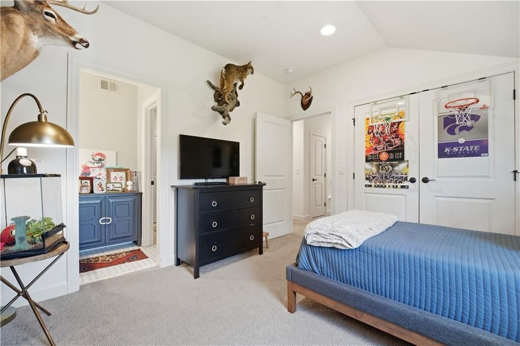 3835 W 180th Terrace — photo 39