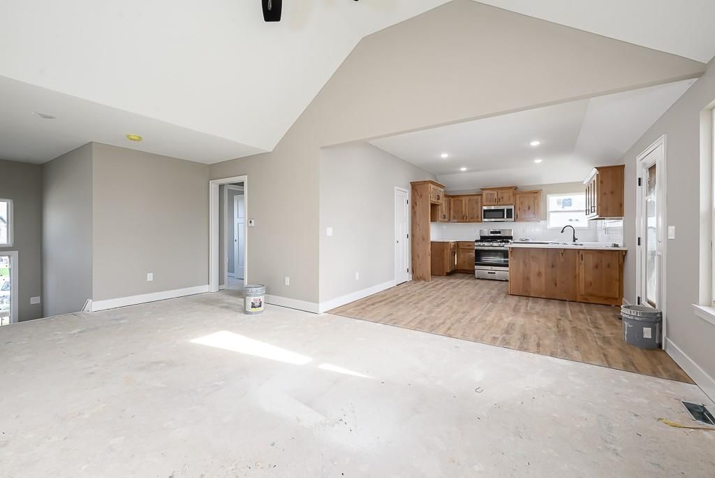 15589 Sheridan Court — photo 3