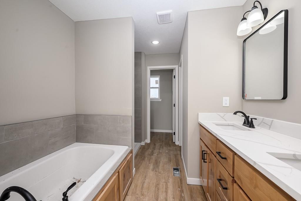 15589 Sheridan Court — photo 8