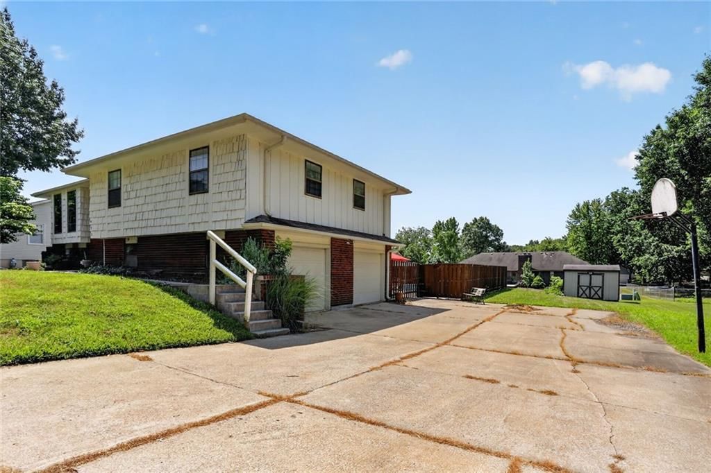 408 E Walnut Street — photo 5