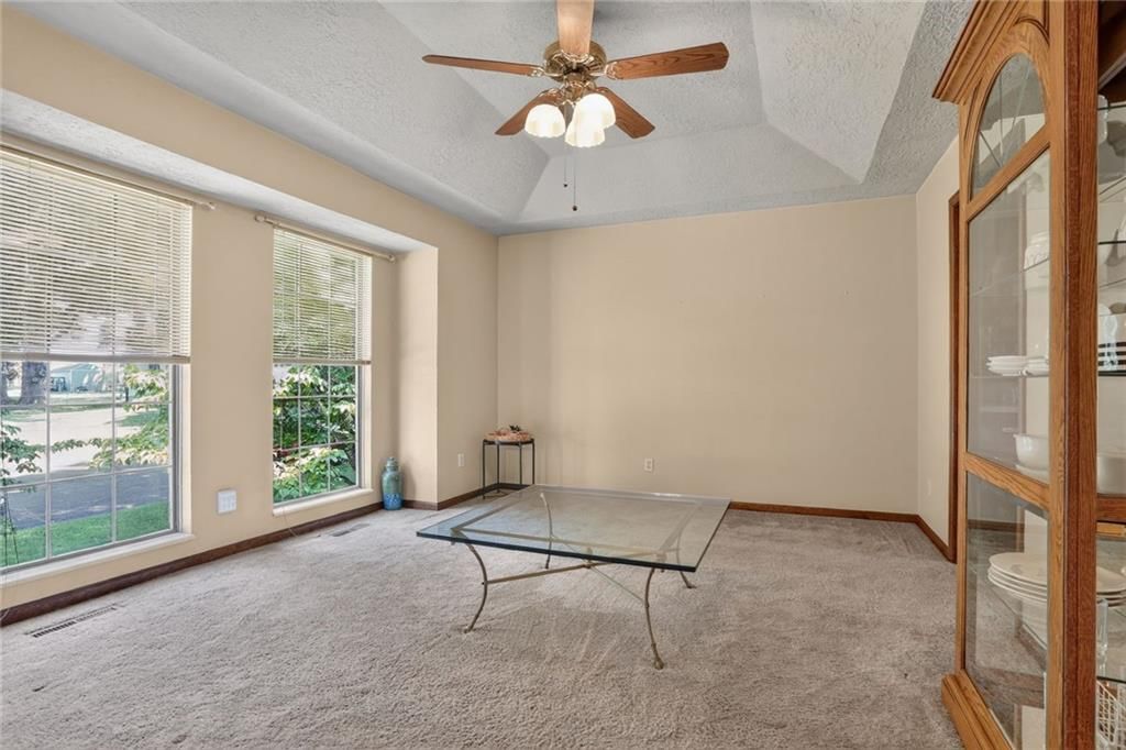 408 E Walnut Street — photo 6