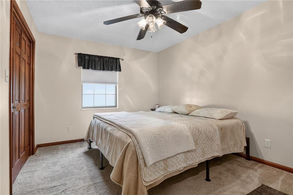 408 E Walnut Street — photo 14