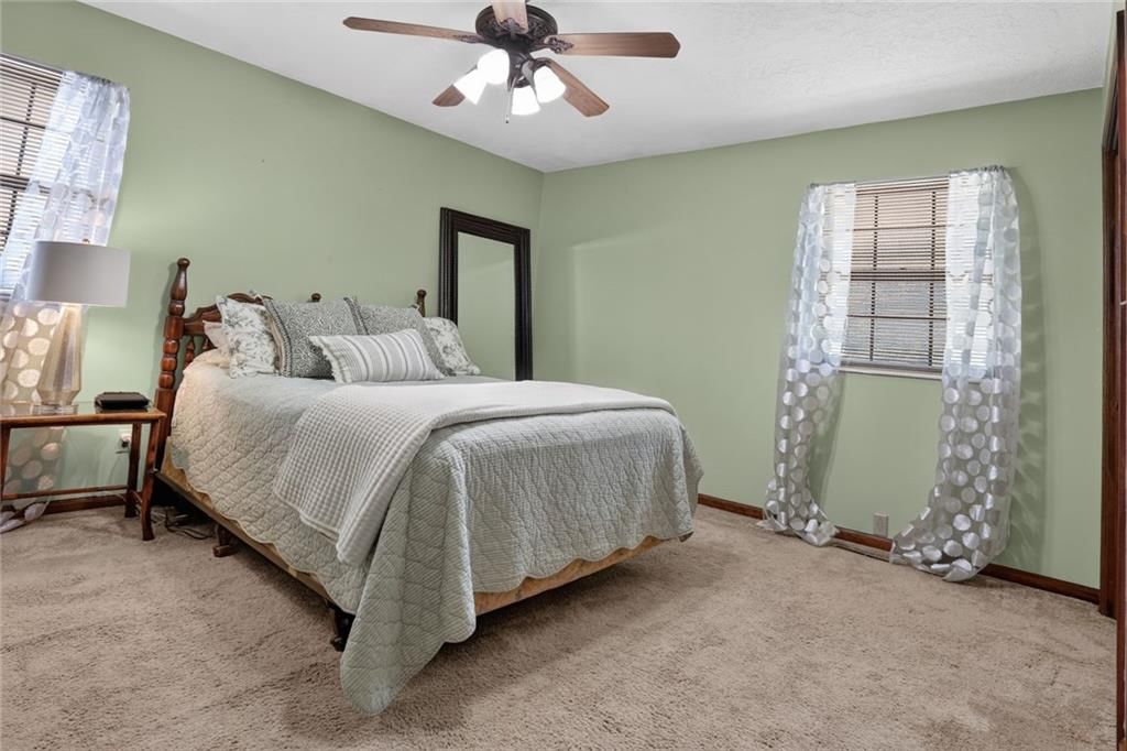 408 E Walnut Street — photo 15