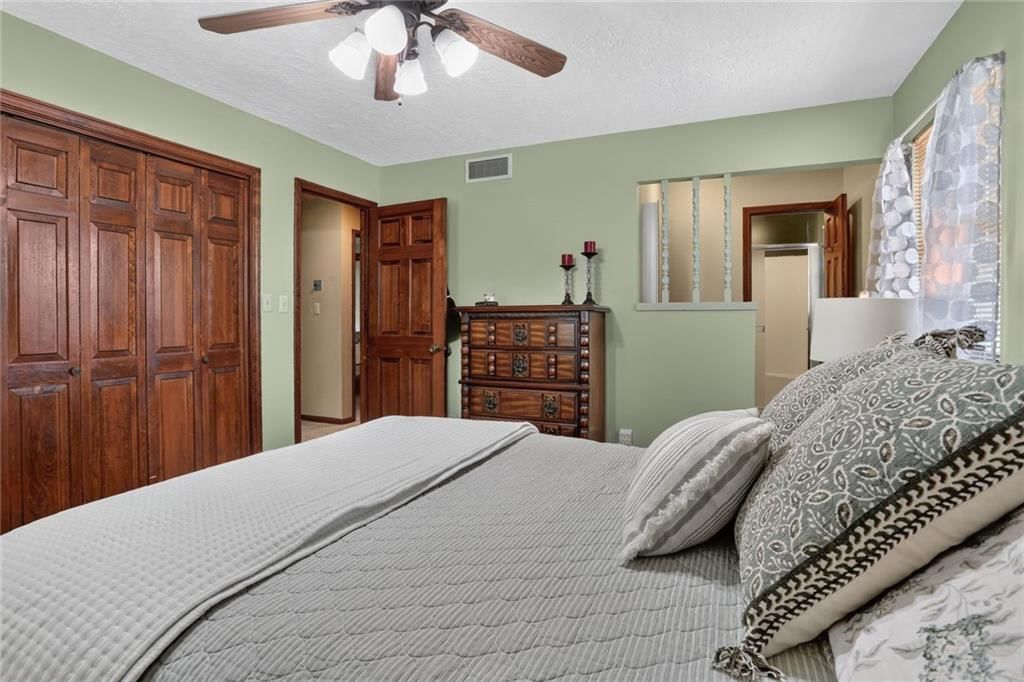 408 E Walnut Street — photo 16