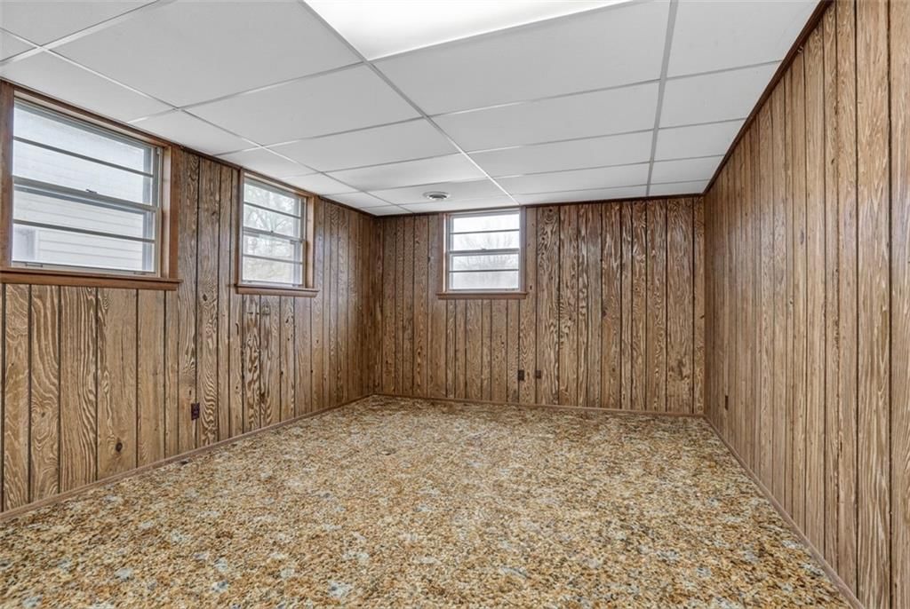 408 E Walnut Street — photo 24