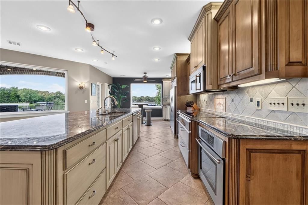 113 Lighthouse Point — photo 84