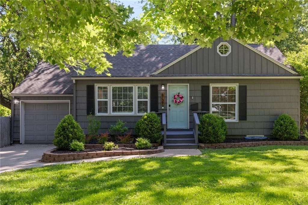 6739 Roe Avenue, Prairie Village, KS