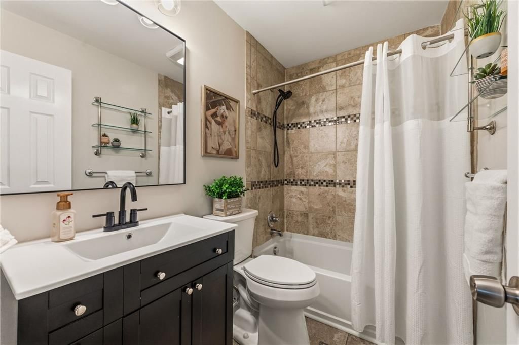 6739 Roe Avenue — photo 7