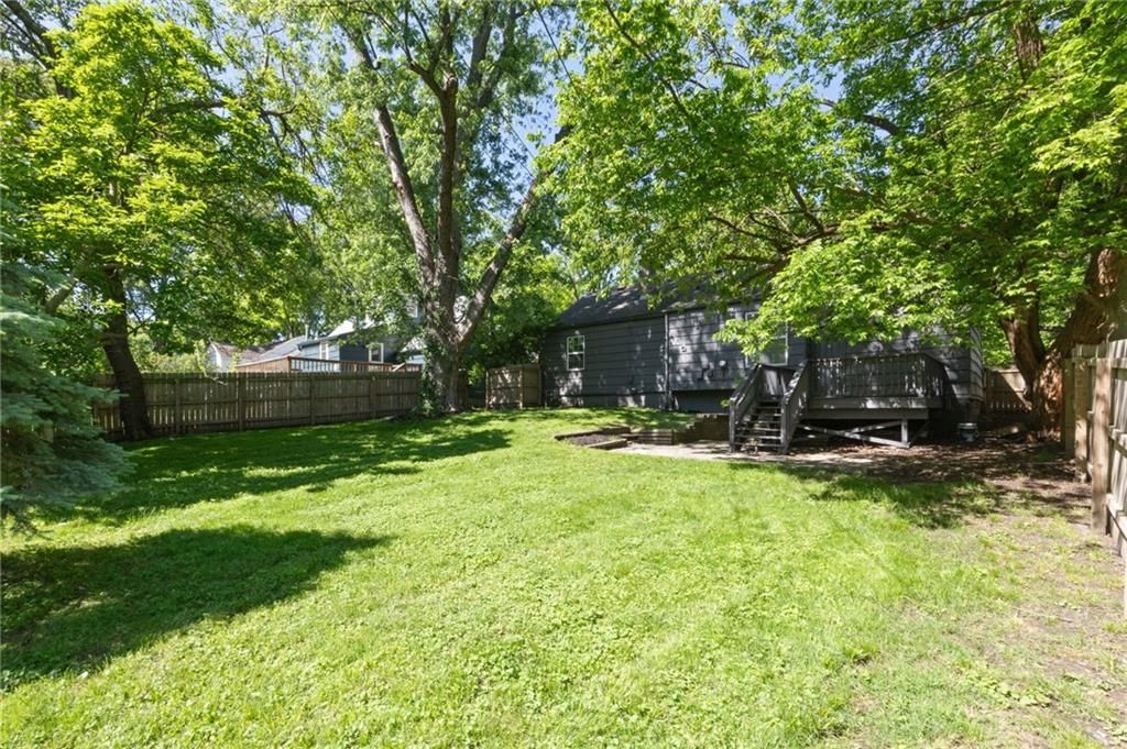 6739 Roe Avenue — photo 15