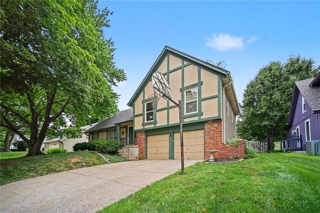12904 W 70th Terrace — photo 3