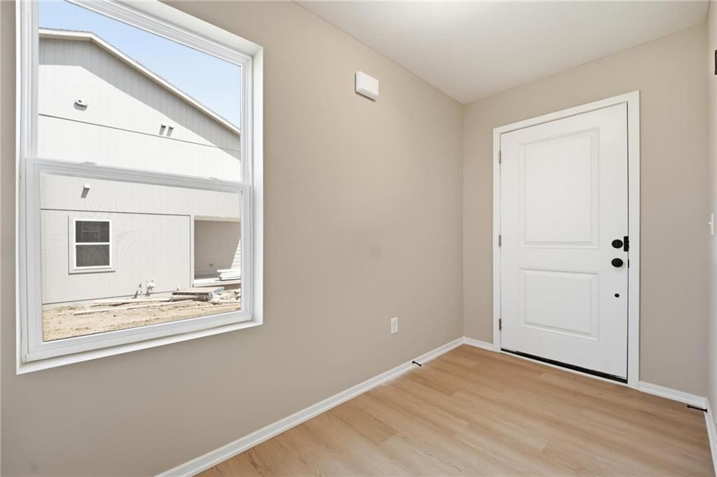 1410 S 4th Street E — photo 5