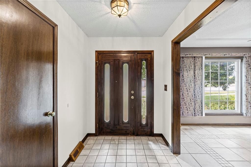 8210 N Virginia Avenue — photo 5