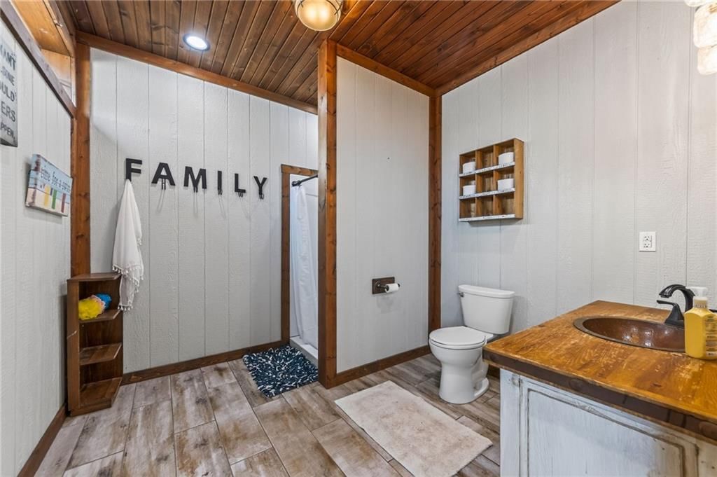 1403 Paxton Street — photo 91