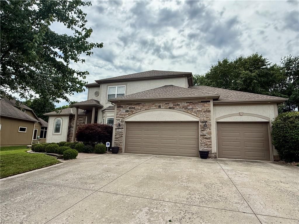 2529 SW Kristin Drive — photo 1