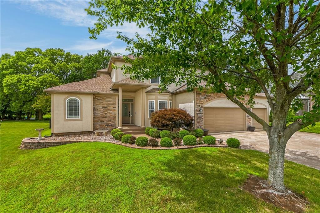 2529 SW Kristin Drive — photo 2