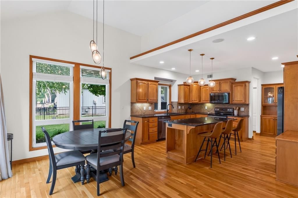 2529 SW Kristin Drive — photo 25