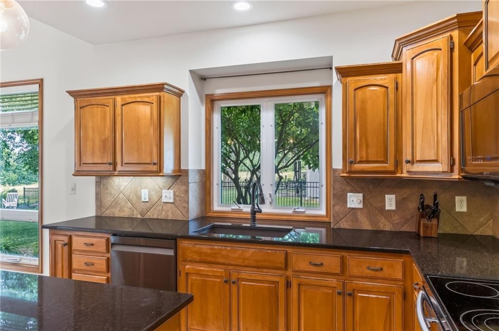 2529 SW Kristin Drive — photo 28