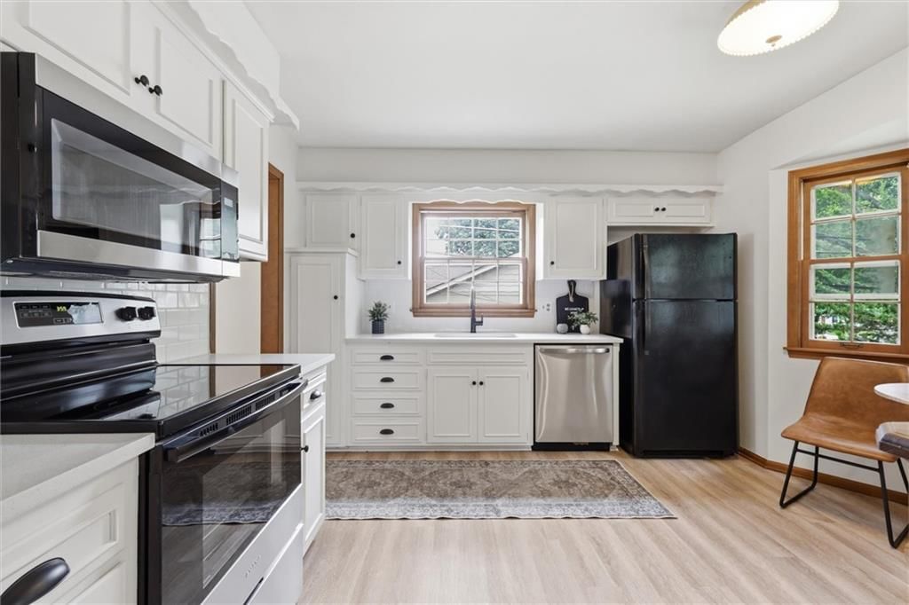 6411 W 69th Street — photo 12