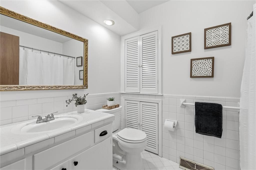 6411 W 69th Street — photo 21